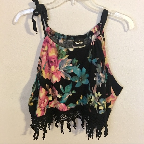 Cropped Floral Flowy Top - Picture 1 of 3